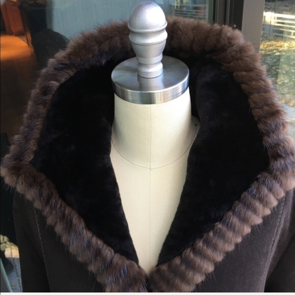 Genuine Spanish shearling 🐑with mink trim coat from Nordstrom’s - Picture 3 of 7